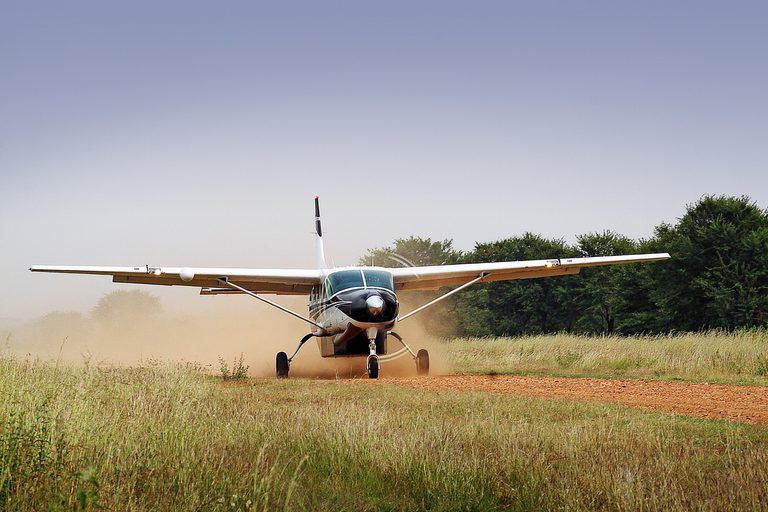 Aircraft Cessna Caravan 208 landing