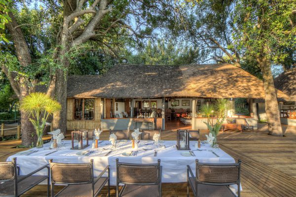 Xugana Island Lodge Outdoor Dining