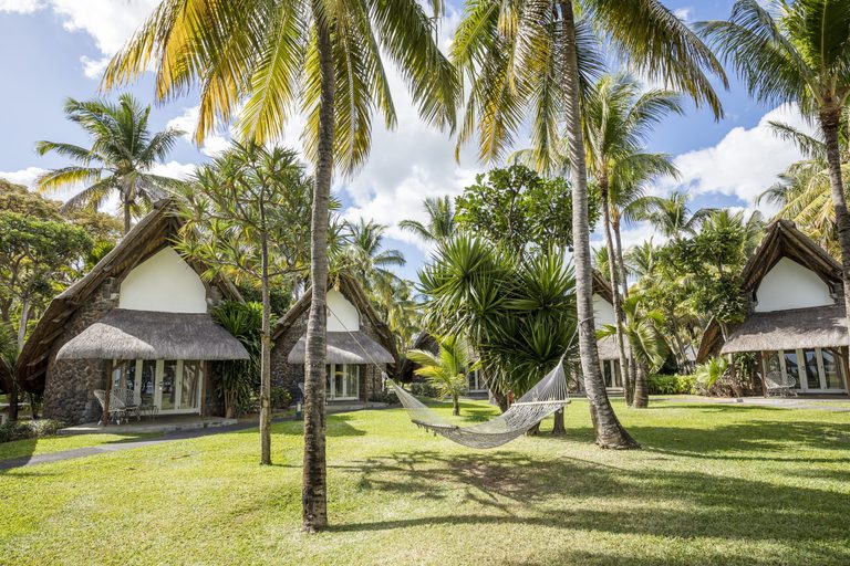 La Pirogue rooms and hammock