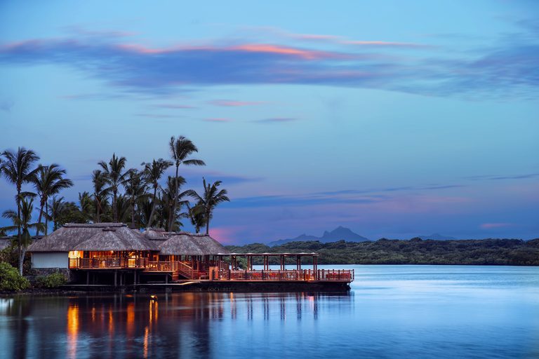 Le Saint Geran Tapasake Exterior Dusk