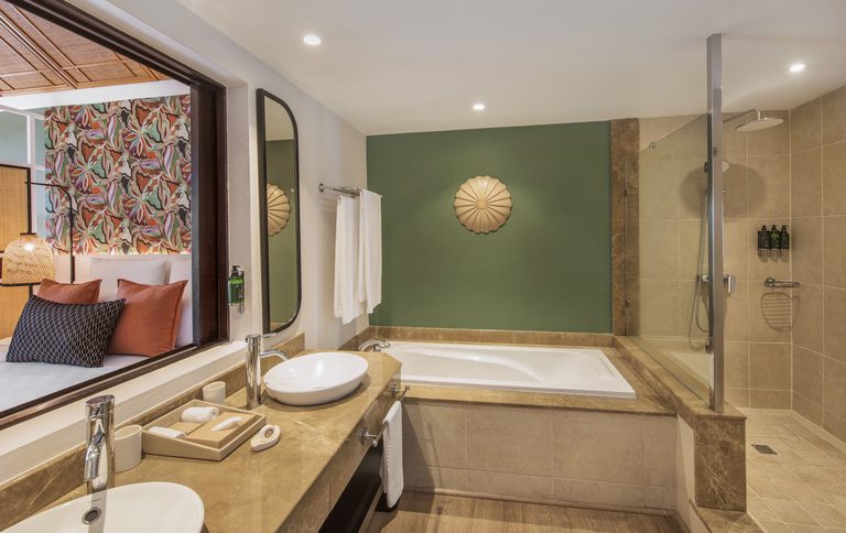 Victoria Beachcomber bathroom