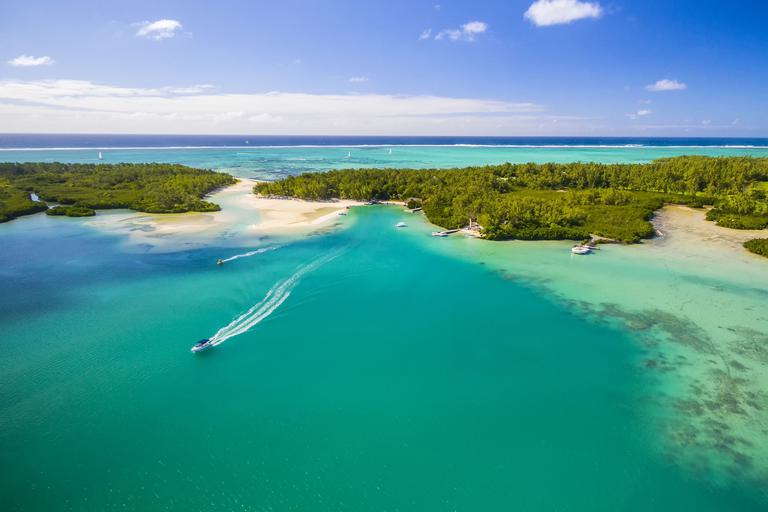 Mauritius Ile Aux Cerf Beach SS