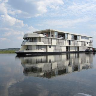 Zambezi Queen Exterior