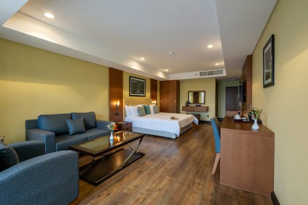 Kivu Marina Bay Hotel bedroom interior