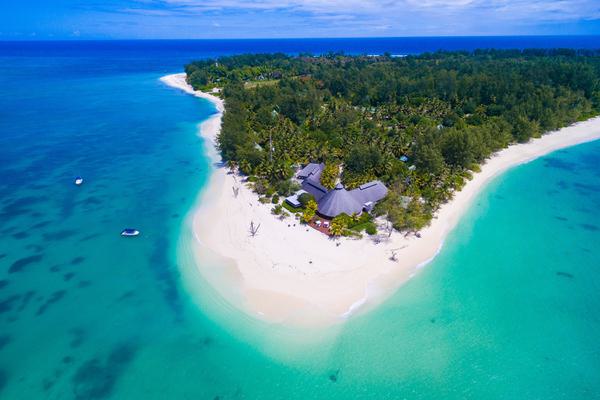 Denis Island Hotel Aerial view tip