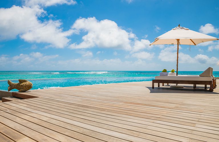 Denis Island infinity pool and sea view