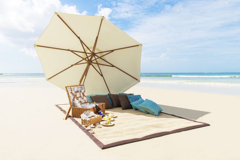 Story Seychelles Beach Picnic