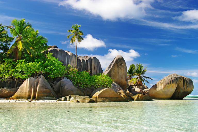 La digue Beach Rocks SS