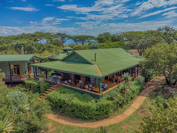 Three Tree Hill Lounge Verandah Library Area