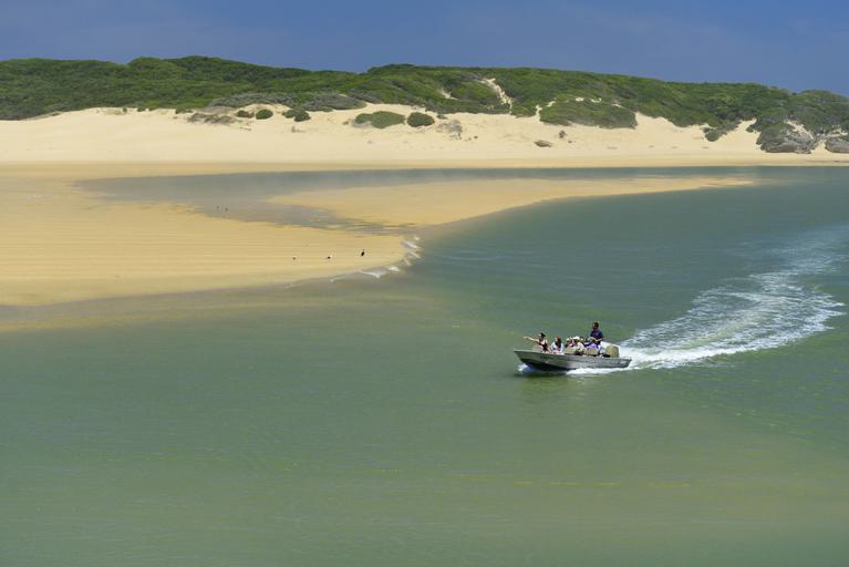 Boat cruise beside beaches Kariega