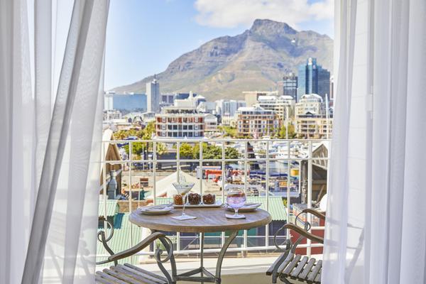 Queen Victoria Hotel junior suite Table Mountain View