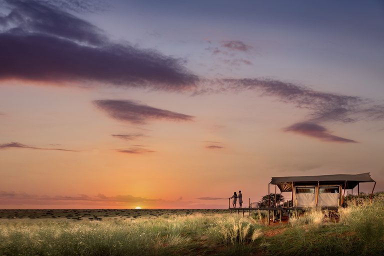 Malori Sleepout Couple Looking Out Tswalu