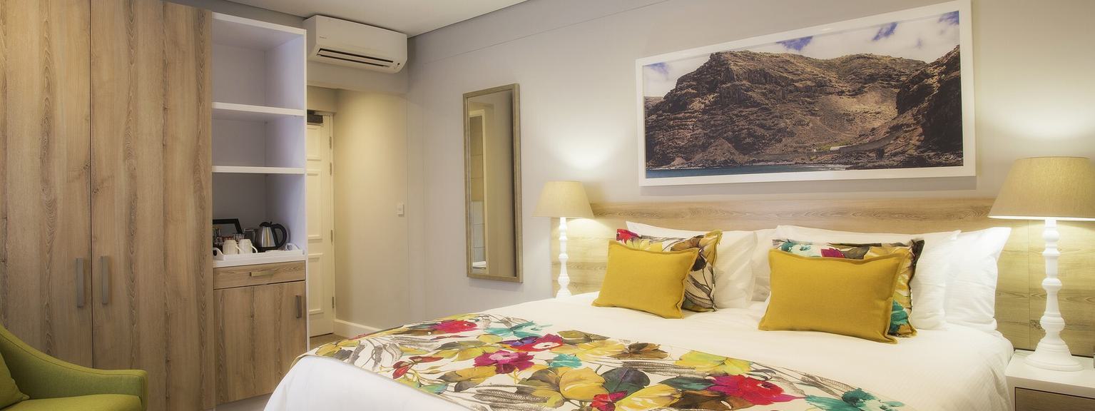 Mantis St Helena Contemporary Room credit Des Jacobs