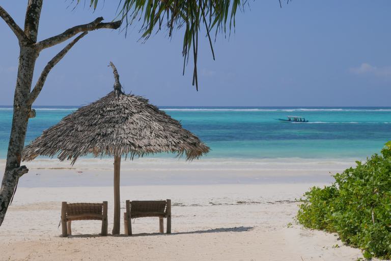 Zanzibar Pearl Sea view loungers