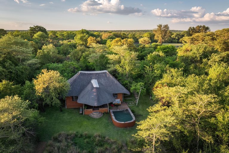 Chundukwa River Lodge Chundu Cottage