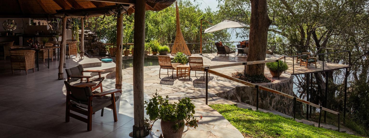 Chundukwa River Lodge Exterior