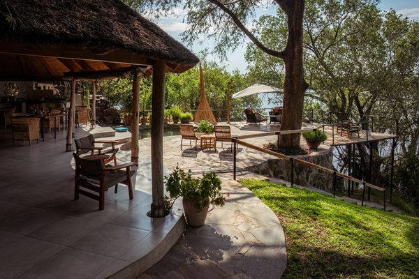 Chundukwa River Lodge Exterior