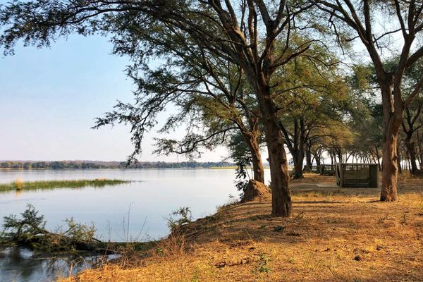 Kutali Camp riverside setting