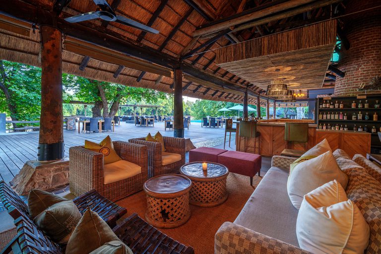 Mfuwe Lodge lounge