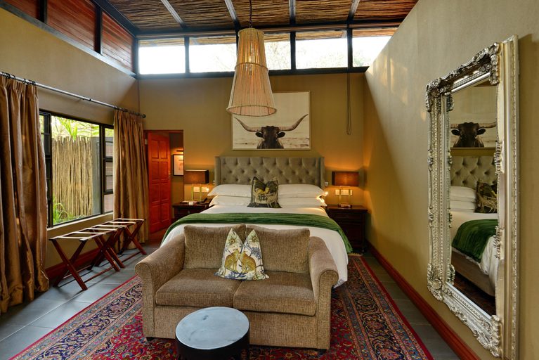 Mukwa River Lodge Bedroom