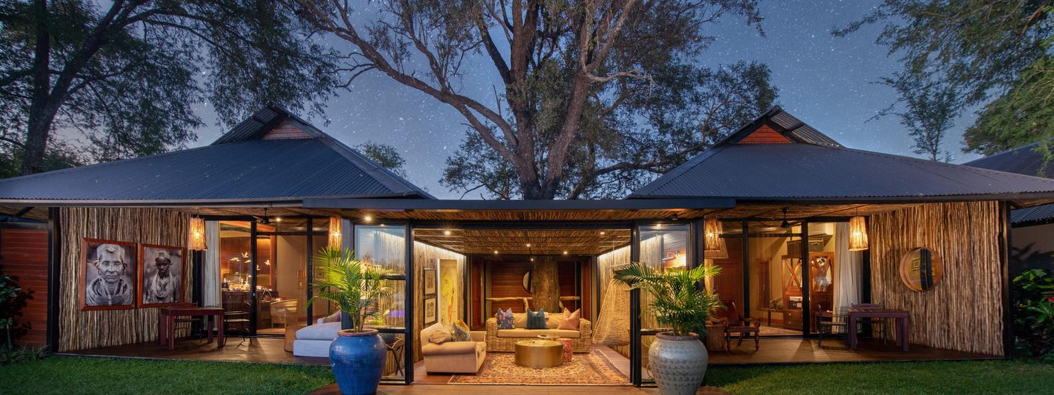 Mukwa River Lodge Exterior