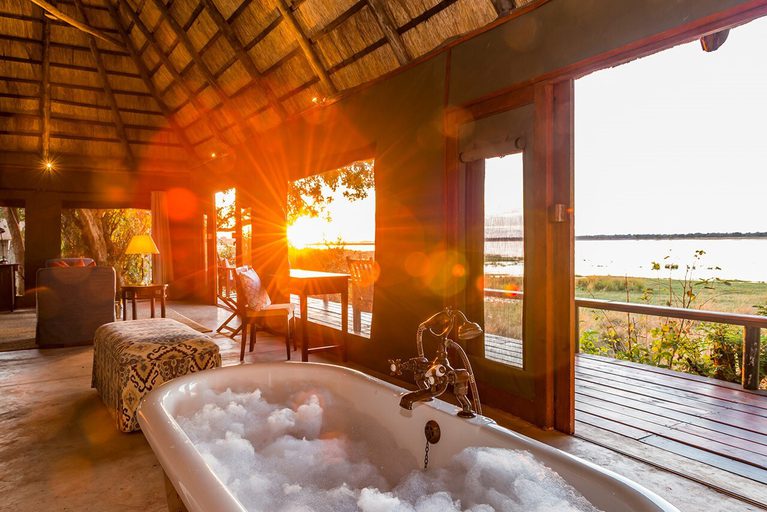 Royal Zambezi Lodge Presidential suite bathtub