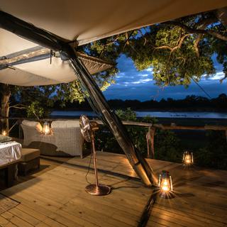 Shawa Luangwa tent at Night