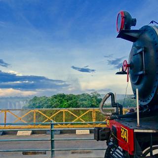 Royal Livingstone Express front of traincredit Bushtracks Wetu1