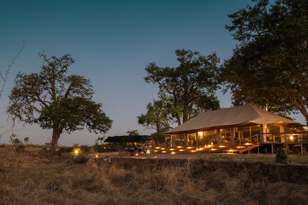 Deetema Springs By Night