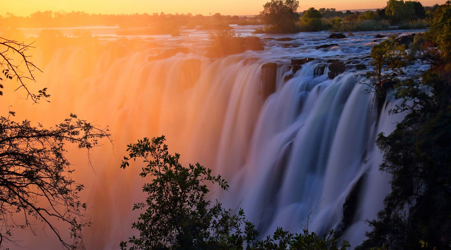 Victoria Falls Sunset close up SS
