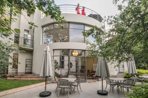 528 Victoria Falls Exterior Hero