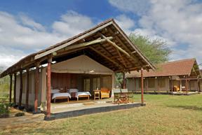Ashnil Aruba Lodge Tent Exterior