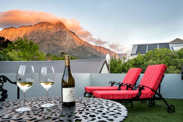 La Fontaine Veranda with Mountain Views