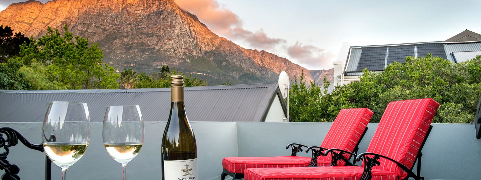 La Fontaine Veranda with Mountain Views