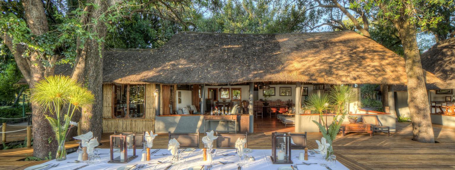 Xugana Island Lodge Outdoor Dining